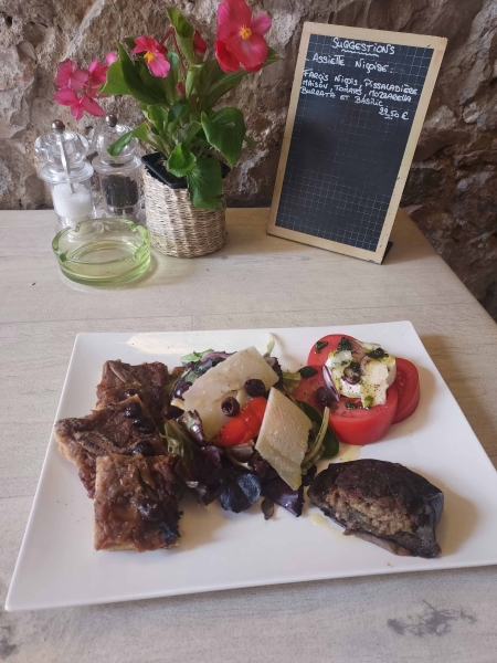 Le restaurant - Thé Artiste - Saint-Paul-de-Vence - restaurant Saint-Paul-de-Vence village